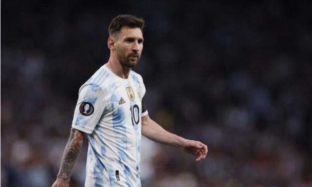 她让侯勇从不敢直视到挚友，揭秘30年默契情谊。